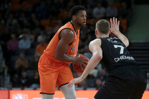 相比之下 相比之下